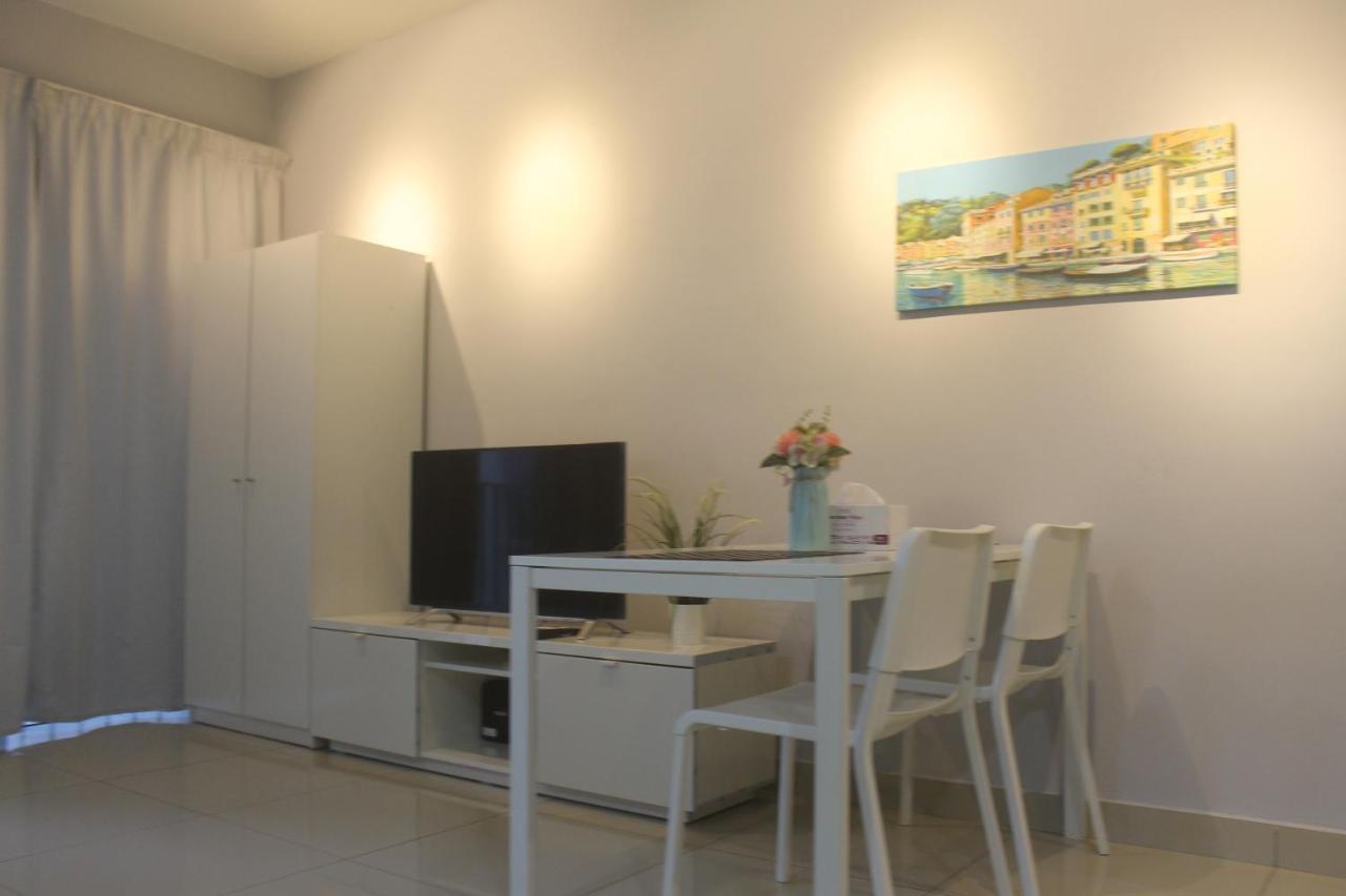 Vivian'S Studio Trefoil Setia Alam Shah Alam Kültér fotó